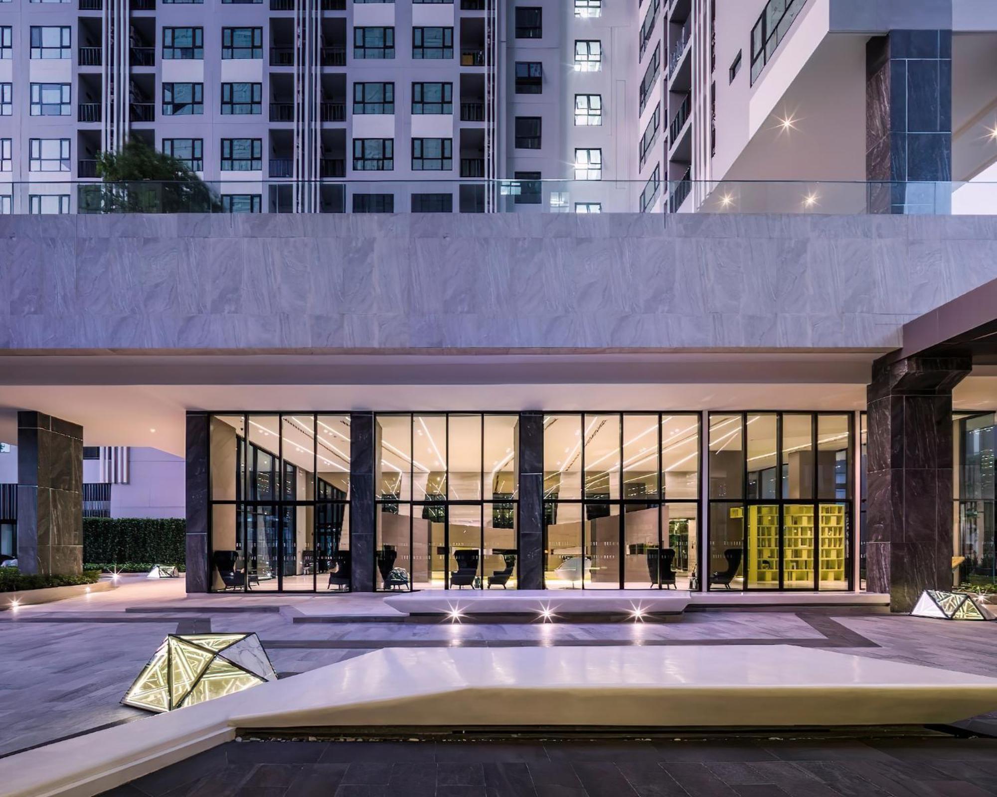 Pattaya, Sky Pool And Next To The Appartement *